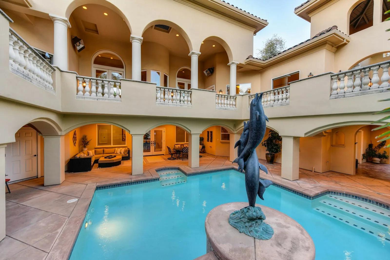 Villa classica con piscina panoramica — foto 3